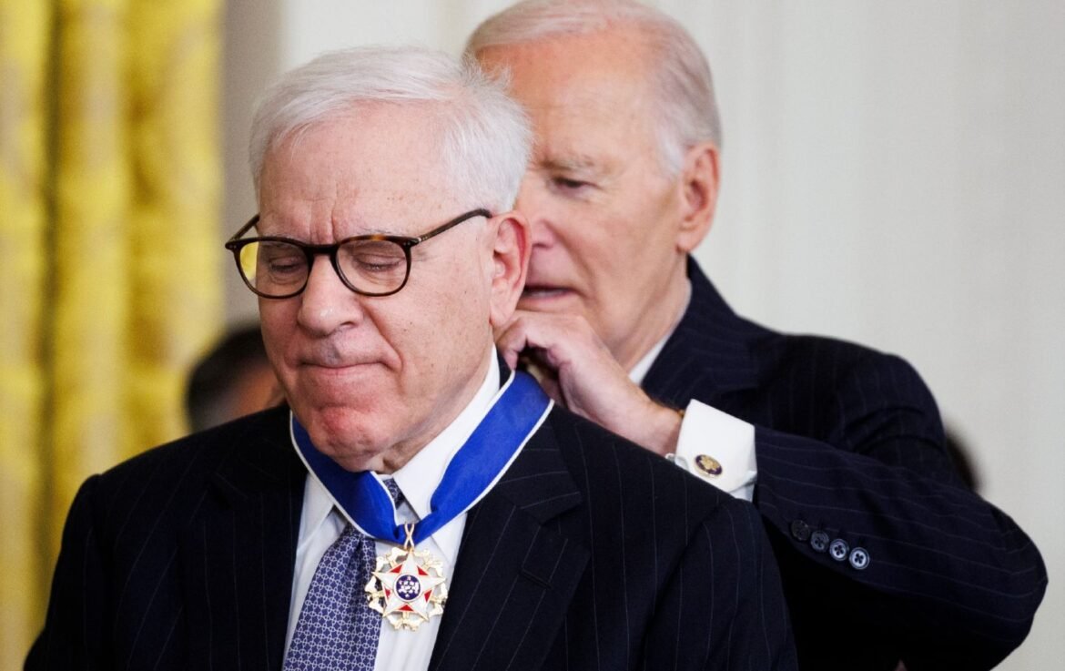 rubenstein-medal-getty.jpg