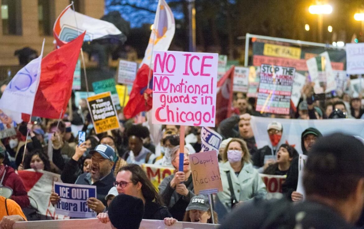 ice-protest-chicago-getty.jpg